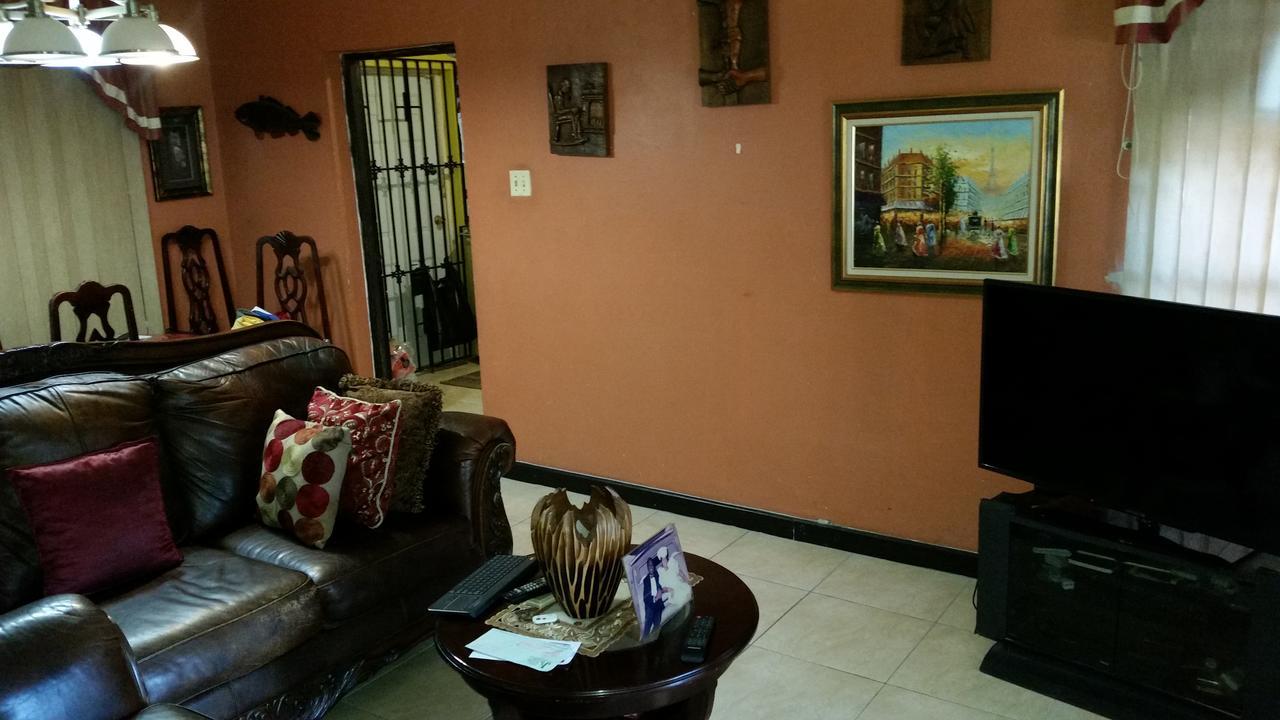 Cozy Apartment 3 金斯敦 外观 照片